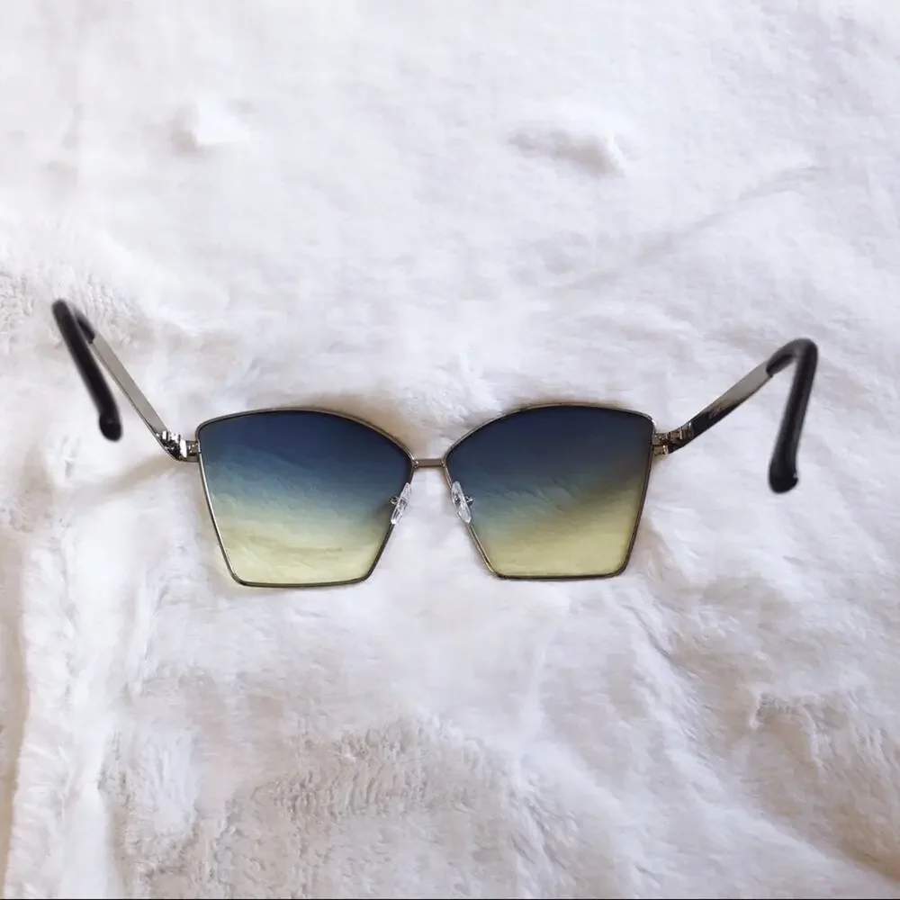 Stylens bigger lens